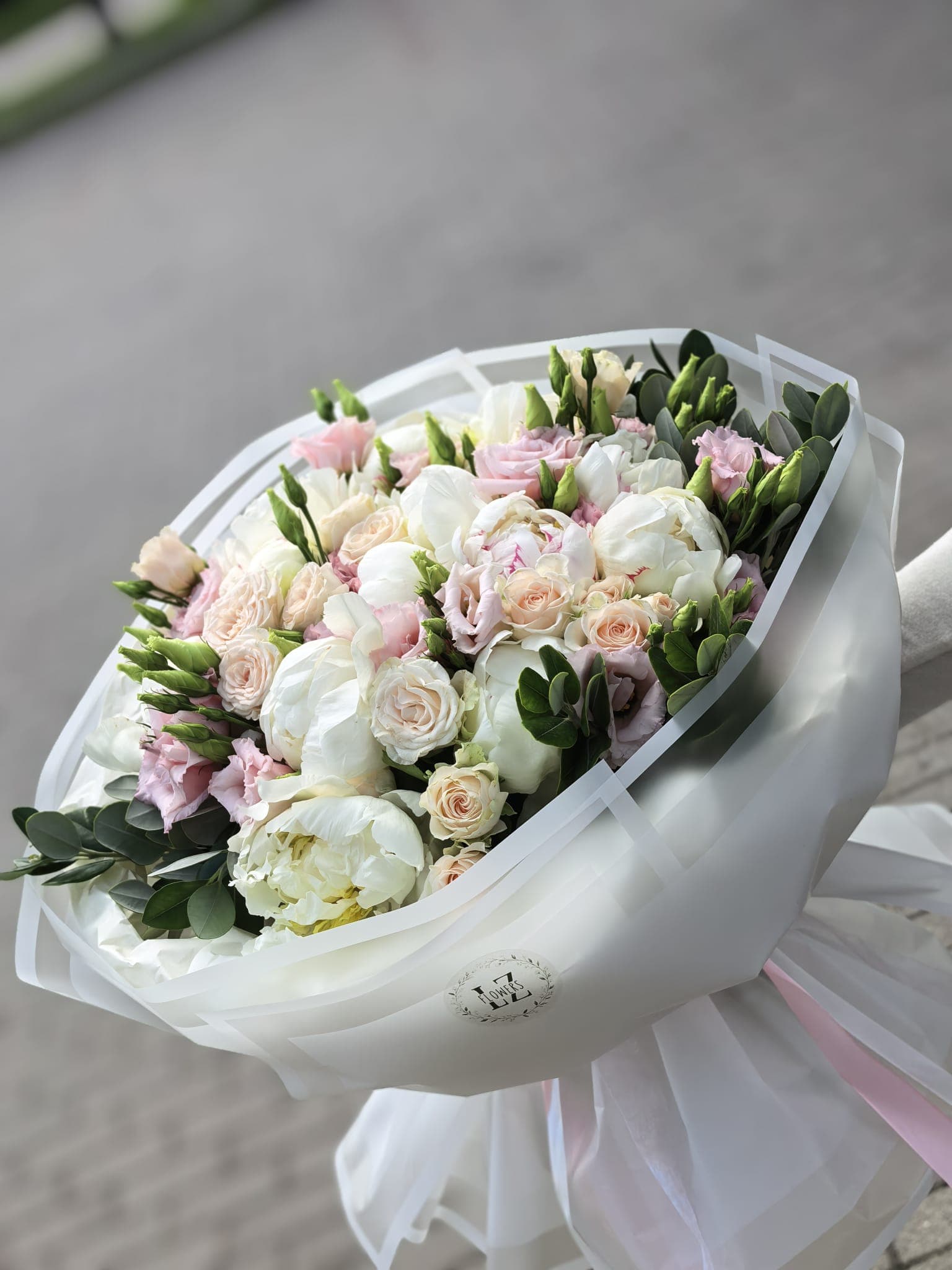 LZ Flowers sezonas ziedu pušķis Rēzeknē
